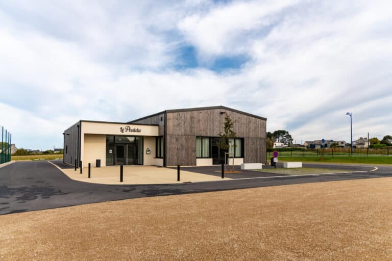 Salle LE POULDU PLOUGOURVEST-4