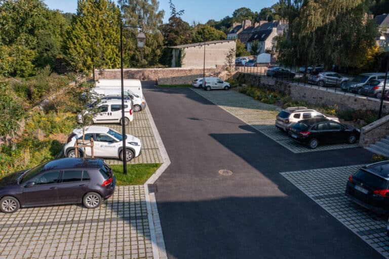 parking de la tour Eiffel PONTRIEUX 2 - Finistère Côtes-d’Armor