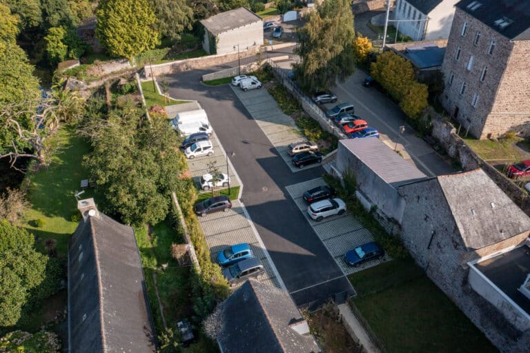 parking de la tour Eiffel PONTRIEUX-4